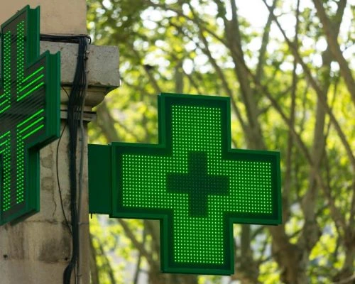 Enseigne-Pharmacie-lettre-Avignon