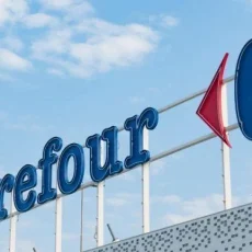Enseigne lumineuse Carrefour Avignon